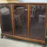 583 1328 DISPLAY CABINET